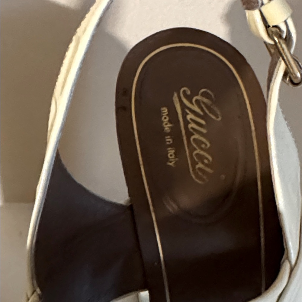 Gucci Cream Patent Leather Block Heel Sandals - Picture 3 of 10